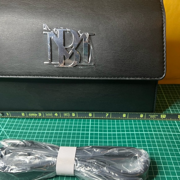 👜 NWT Badgley Mischa Black Vegan Leather Crossbody Handbag - Picture 6 of 7